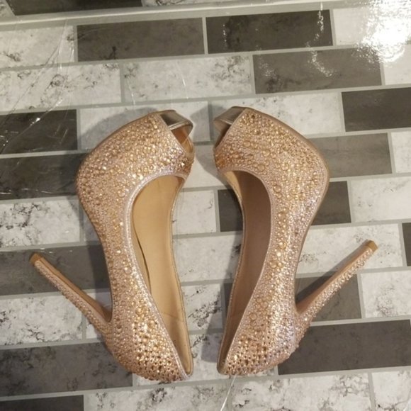 Lauren Lorraine Embellished Pumps - Picture 4 of 8